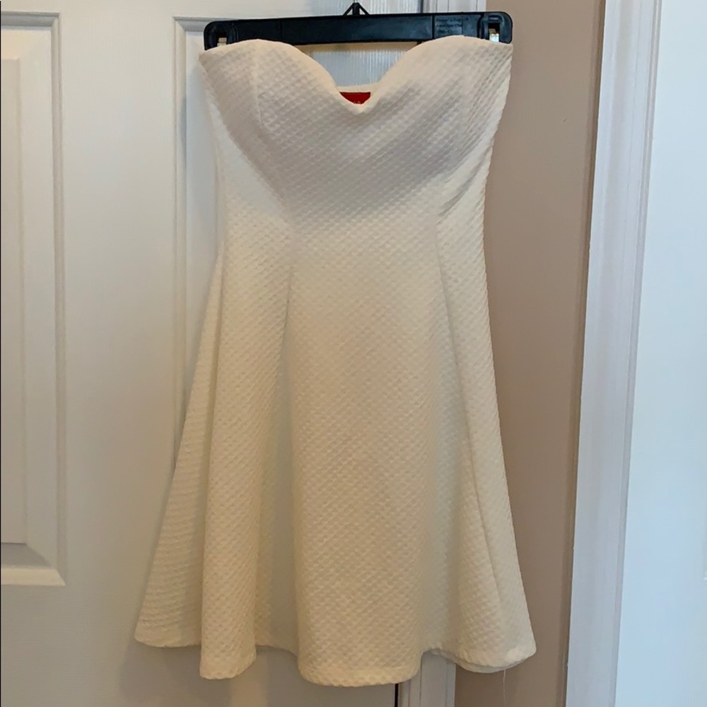 White Sleeveless Dress